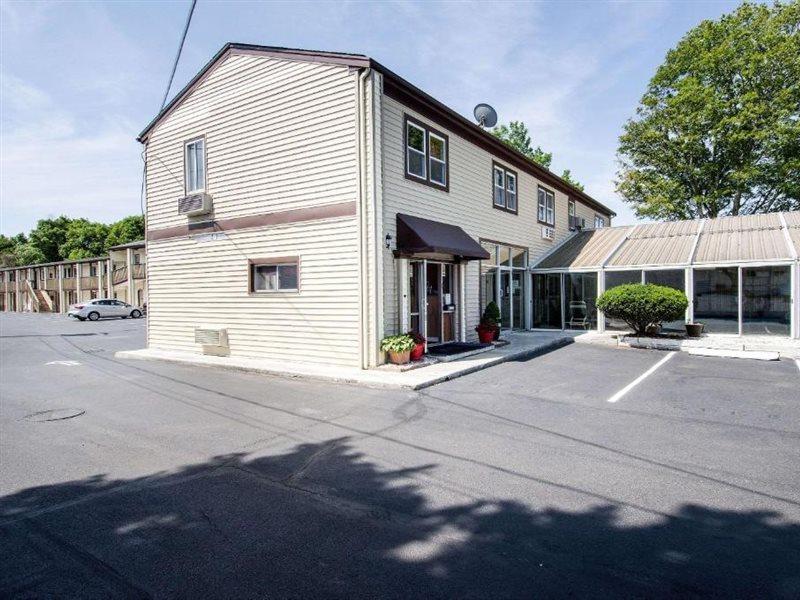 Econo Lodge By Choice - Cape Cod Вест-Ярмут Екстер'єр фото