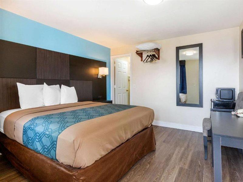 Econo Lodge By Choice - Cape Cod Вест-Ярмут Екстер'єр фото